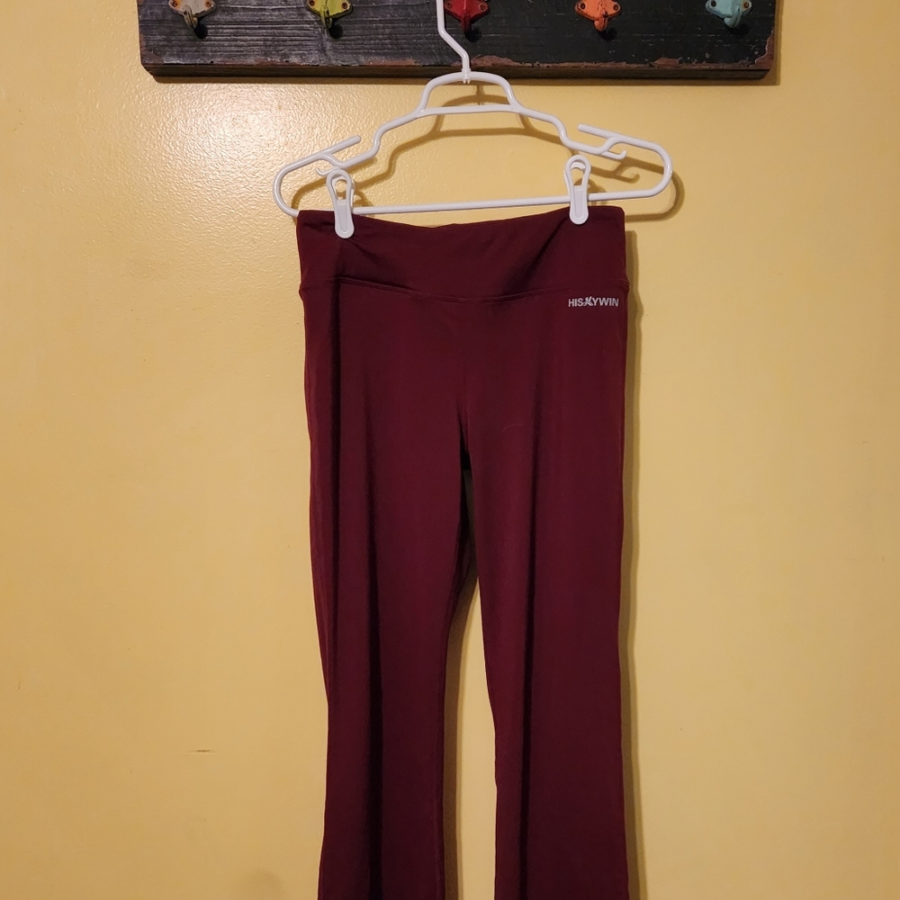 Hiskywin active yoga pants. Inner pocket. Flare legs. Size medium